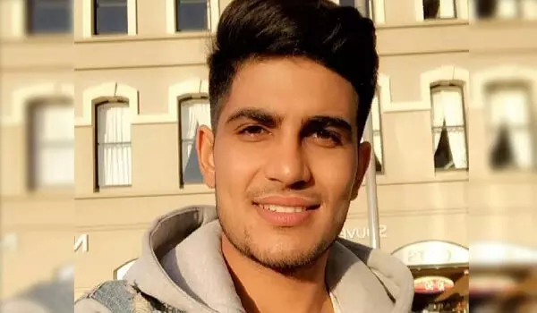 Sara Tendulkar: सारा तेंदुलकर नहीं इस बॉलीवुड एक्टर की भतीजी को डेट कर रहे शुभमन गिल ? डिनर डेट पर हुए स्पॉट Sara Tendulkar: सारा तेंदुलकर नहीं इस बॉलीवुड एक्टर की भतीजी को डेट कर रहे शुभमन गिल ? डिनर डेट पर हुए स्पॉट