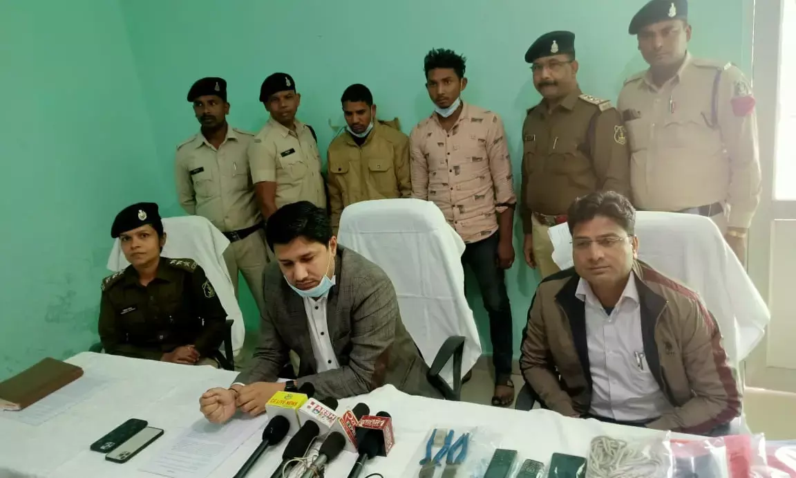 फेरी लगाकर कपड़े बेच बनाते थे डकैती की प्लानिंग...हथियारों से लैस हो कर डकैती की योजना बनाते आरोपी गिरफ्तार, नक्शा भी बरामद