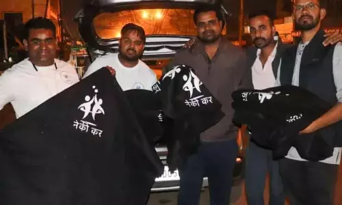 स्मार्ट सिटी की पहल: शीतलहर से बचाव के लिए ज़रूरतमंदों को कंबल दान, कलेक्टर सौरभ कुमार ने की सराहना, निगम ने सभी जोन में की अलाव की व्यवस्था