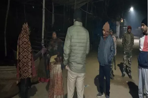 देर रात सडको पर निकले कलेक्टर श्री संजीव कुमार झा, जरूरतमंदों को बांटे गए कंबल, विशेष सतर्कता बरतने के दिए गए निर्देश...