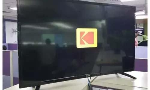 Kodak दे रहा है सबसे भारी डिस्काउंट...24 इंच से लेकर 65 इंच के Smart TV मिलेंगे सिर्फ इतने में...