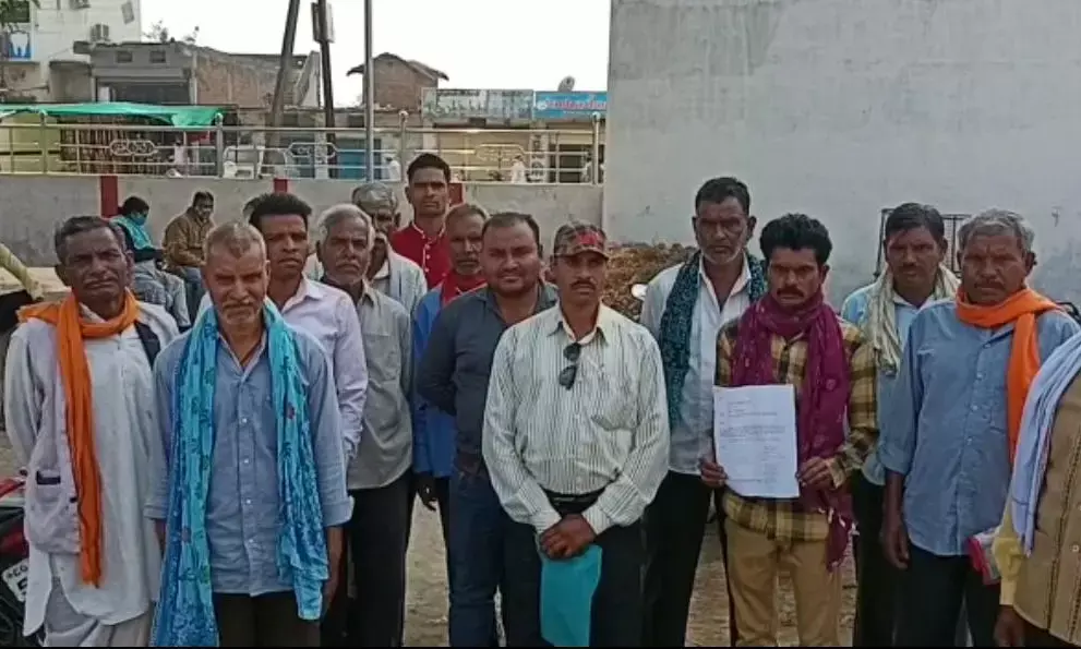 बीते 3 और 6 दिसम्बर को बेचे गए धान की राशि का किसानों को अब तक नहीं हो पाया है भुगतान... रकम के लिए चक्कर काट रहे किसानों ने एसडीएम से की शिकायत