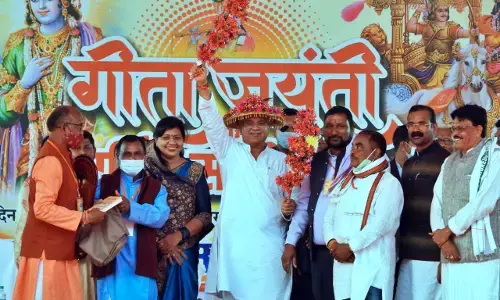 मुख्यमंत्री ने जुंगेरा में यादव समाज के भवन के लिए 25 लाख रूपए की घोषणा की... मुख्यमंत्री बालोद में गीता जयंती एवं वार्षिक सम्मेलन में हुए शामिल