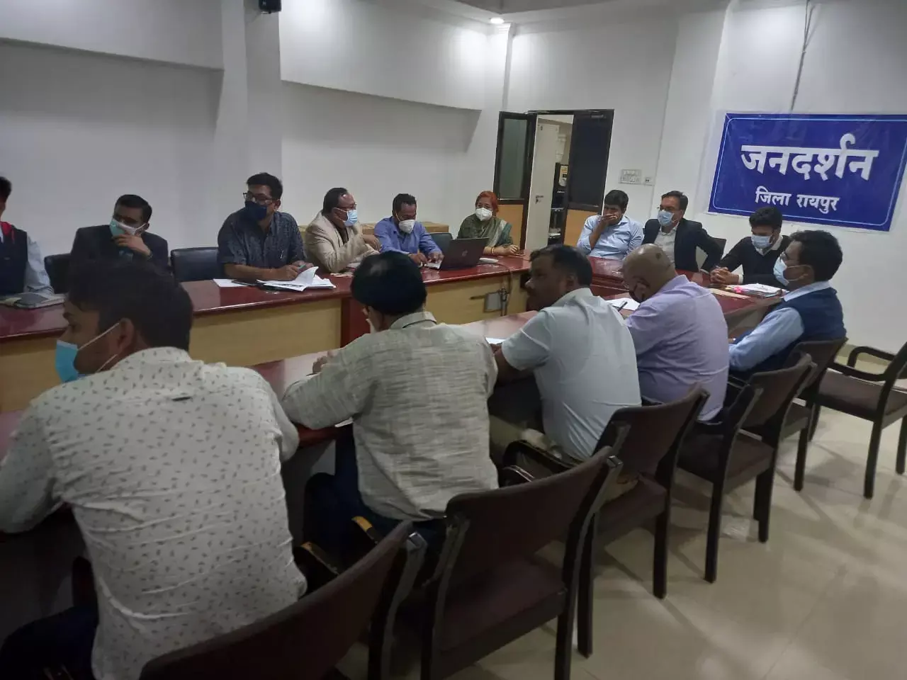 कोरोना की संभावित लहर से निपटने कलेक्टर सौरभ कुमार ने ली महत्वपूर्ण बैठक।