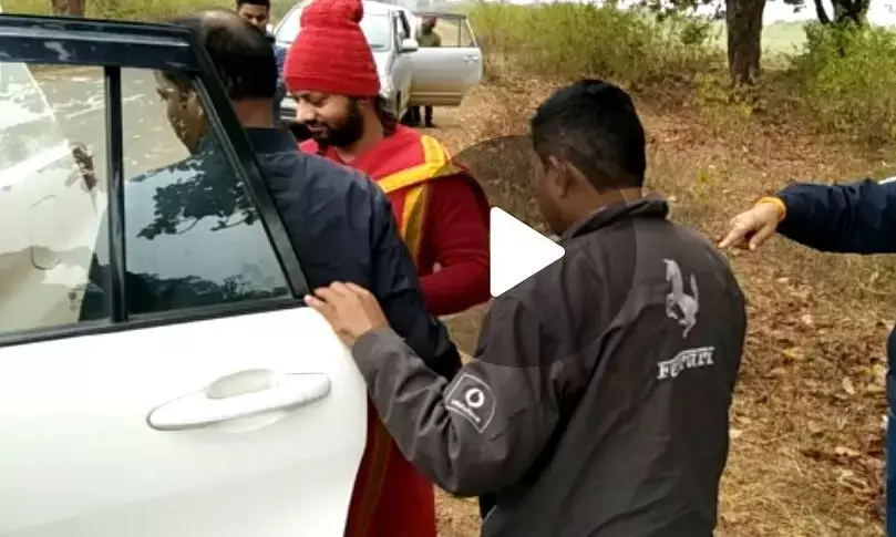 फर्स्ट वीडियो- कालीचरण बागेश्वर धाम में छुपे हुए थे, तड़के सुबह रायपुर पुलिस ने पकड़ा