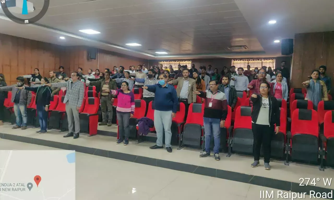 नववर्ष की पूर्व संध्या पर प्क्ज्त् और कलिंगा विश्वविद्यालय के स्टाफ ने ली सड़क सुरक्षा की प्रतिज्ञा