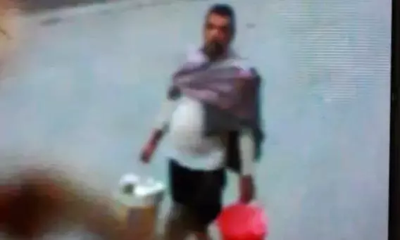 अम्बिकापुर की स्वच्छता पर पलिता लगाने वाले विशेष प्रतिभा के धनी व्यक्ति होंगे सम्मानित, सीसीटीवी पर फिर कैद हुई सड़क पर कचरा फेंकते हुए तस्वीर...फिर लगा 500 जुर्माना