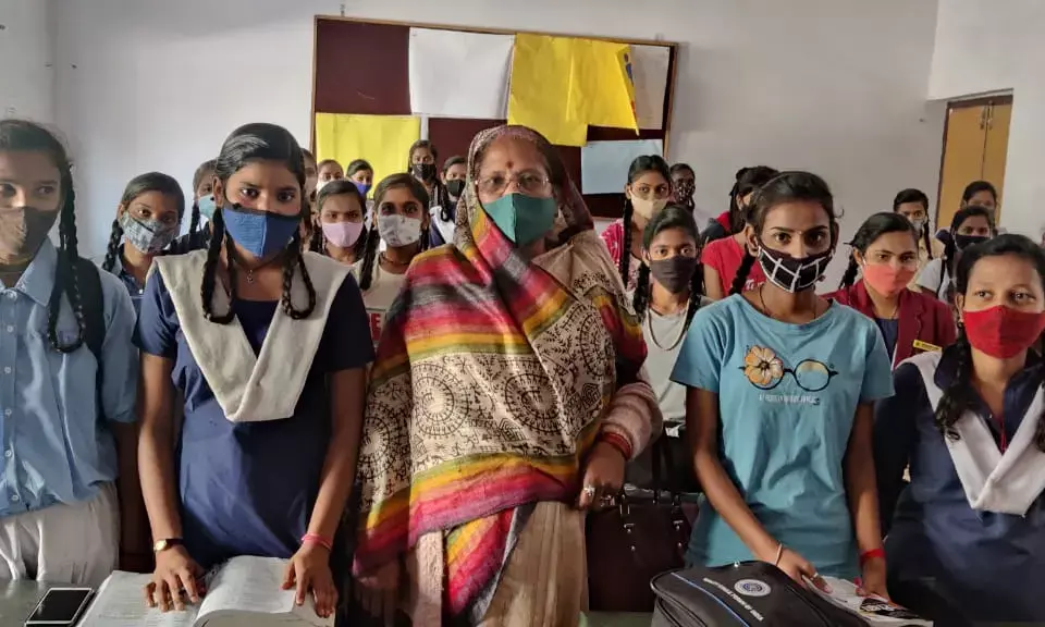 बाल संरक्षण आयोग की अध्यक्ष नेताम ने बच्चों के टीकाकरण की व्यवस्थाओं का लिया जायजा