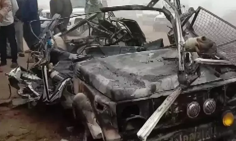 तीन पुलिसकर्मियों की मौत: पुलिस जिप्सी पर ट्रक पलटा,, तीन जवानों की मौके पर ही मौत, SI और ड्राइवर गंभीर