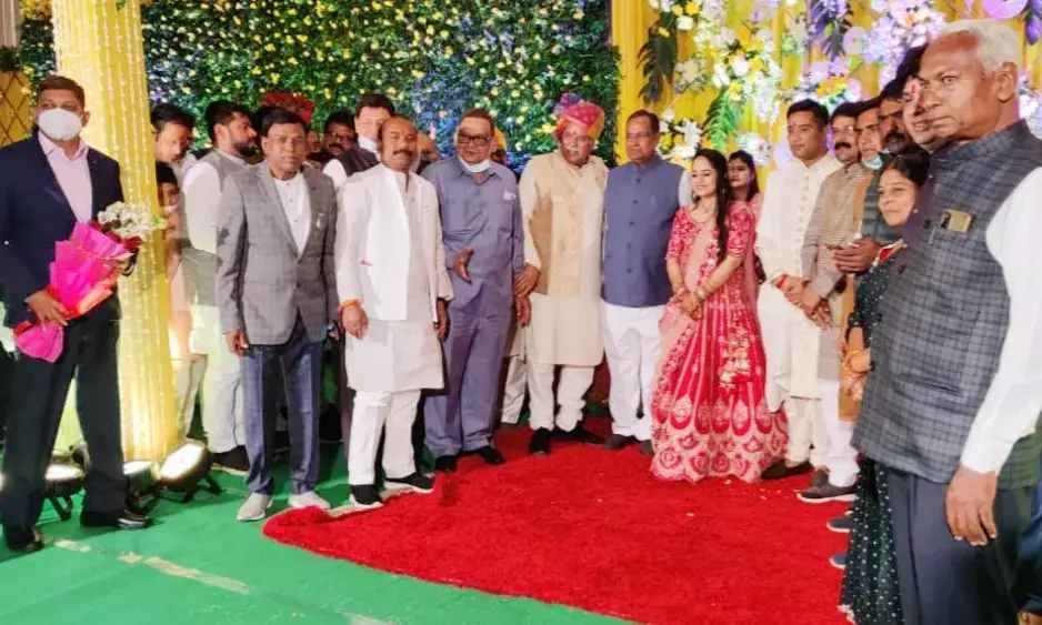 सगाईः सीएम भूपेश बघेल के बेटे चैतन्य की ख्याति के साथ हुई सगाई