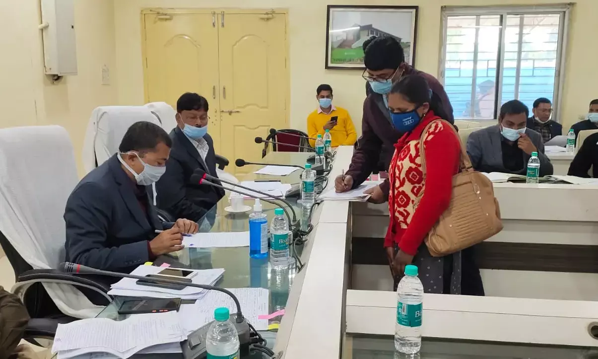 दिव्यांग माधुरी को मिलेगा लैपटॉप, कलेक्टर संजीव झा ने दिए निर्देश...जनदर्शन में त्वरित निदान से लोगों के चेहरे पर खिल रही मुस्कान