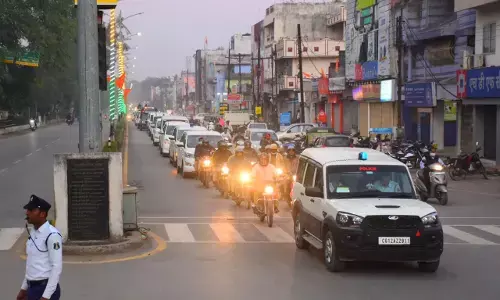 वीडियो-छत्तीसगढ़ के इस जिले में कलेक्टर, एसपी ने कोरोना को लेकर निकाला मार्च पास्ट