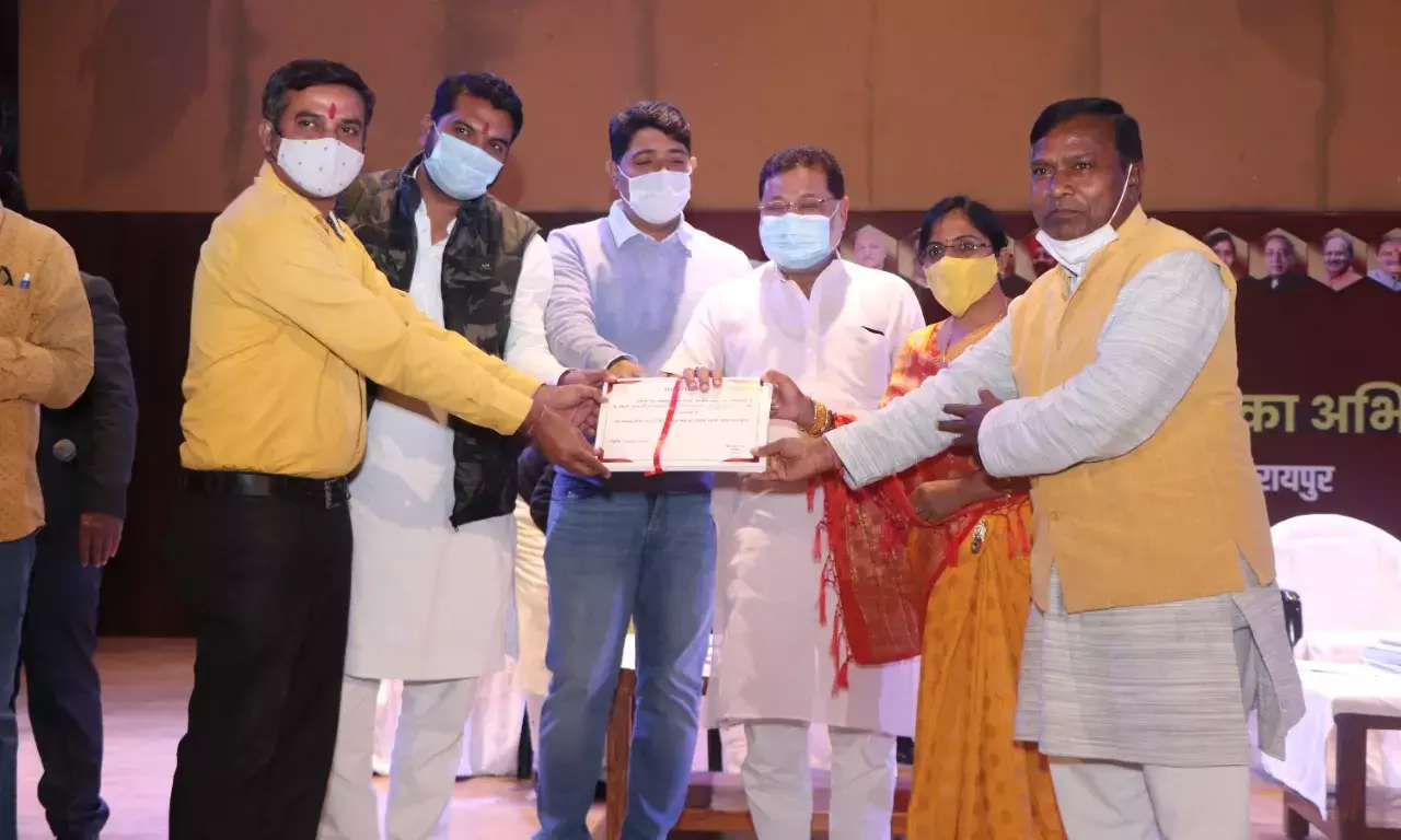 कोरोना की रोकथाम के संबंध में रायपुर जिला प्रशासन ने बुलाई एनजीओ की बैठक...