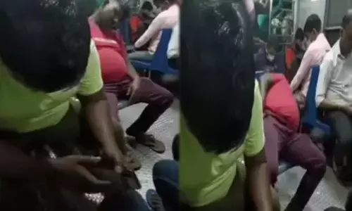 अगर आप ट्रेन में सोते हैं, तो इस वीडियो को जरूर देखें...