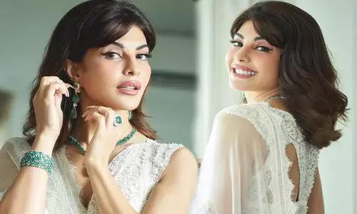 PHOTO: जैकलीन फर्नांडिस को इस शख्स ने किया Kiss, एक्ट्रेस के गले पर दिखा लव बाइट... वायरल हुई तस्वीर