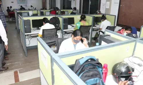 कोरोना मरीजों की सहायता के लिए 24 घंटे संचालित है जिला प्रशासन का कंट्रोल रूम... इन नंबरों 07712445785, 7880100331, 7880100332 से मिल रही है मदद और पूरी जानकारी