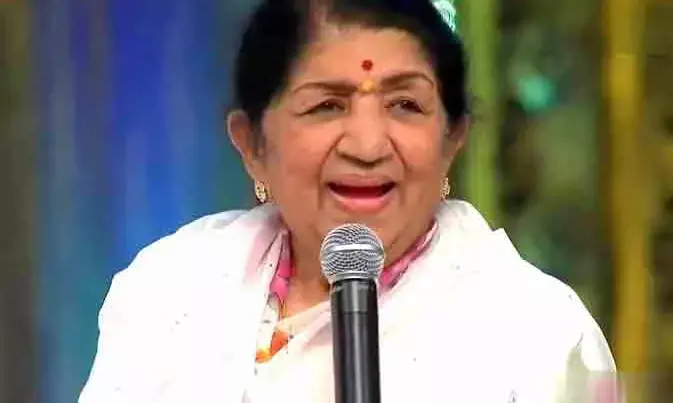 लता मंगेशकर की हालत नाजुक, फिर वेंटिलेटर पर शिफ्ट किया गया...28 दिन से अस्पताल में भर्ती हैं... लोग कर रहे सलामती की दुआ