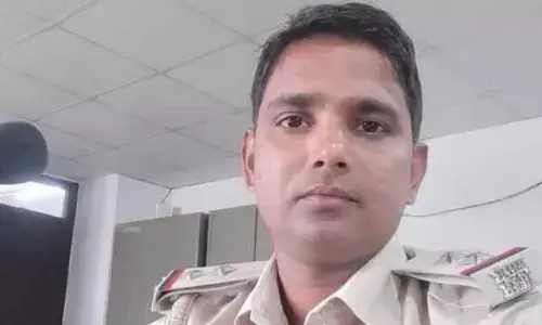 इंस्पेक्टर ने किया सुसाइड: SP ने किया था सस्पेंड, थाने पहुँच कर दरोगा ने लगा ली फांसी...  ग्रामीणों ने विरोध में किया सड़क जाम