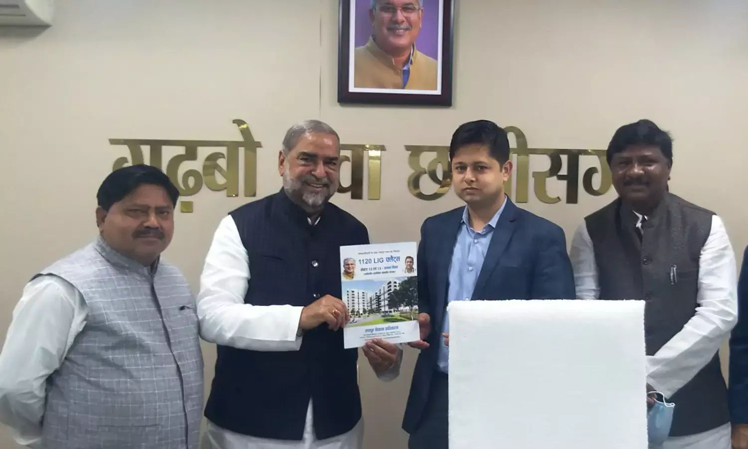 अभिजीत सिंह ने आरडीए का कार्यभार संभाला... अध्यक्ष सुभाष धुप्पड़ से विकास और निर्माण पर की चर्चा