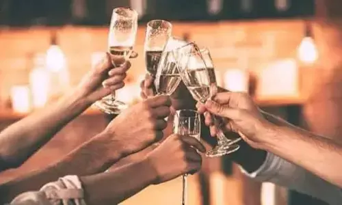 लॉकडाउन में शराब पार्टी: इस देश के PM देंगे इस्तीफा? भारतवंशी ऋषि सुनक बन सकते हैं अगले PM