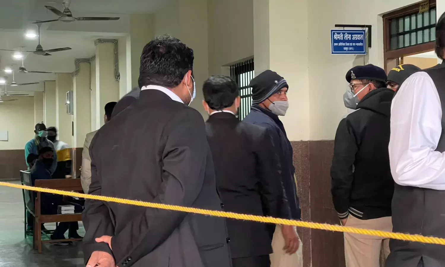 जीपी केस: अदालत छावनी में तब्दील.. लिफ़्ट पर जाने से रोक.. सतर्कता के अभूतपूर्व इंतज़ाम.. रस्सी से घेर दिया पाँचवें मंज़िल को