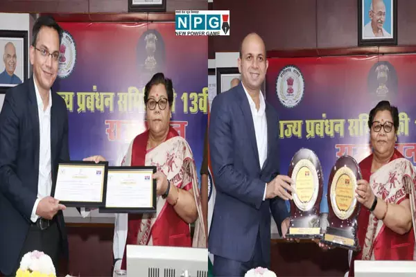 CG-कलेक्टर सौरभ कुमार और सर्वेश भूरे को राज्यपाल अनुसुईया उइके ने किया पुरस्कृत