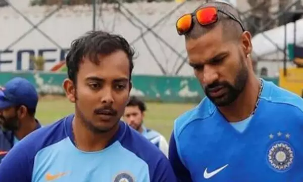 कपिल शर्मा शो: कपिल शर्मा ने पृथ्वी शॉ से गर्लफ्रेंड को लेकर पूछा सवाल, क्रिकेटर ने दिया ऐसा रिएक्शन... देखें VIDEO कपिल शर्मा शो: कपिल शर्मा ने पृथ्वी शॉ से गर्लफ्रेंड को लेकर पूछा सवाल, क्रिकेटर ने दिया ऐसा रिएक्शन... देखें VIDEO