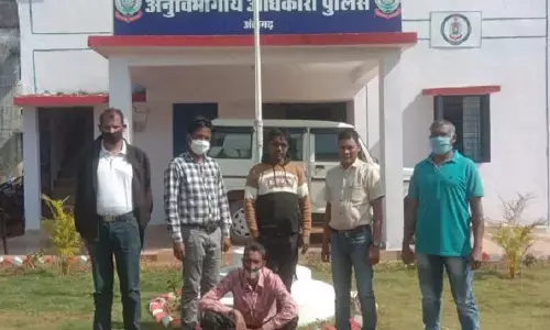 रेपिस्ट डिप्टी रेंजर गिरफ्तार...बीट गार्ड की पत्नी के साथ रेप की घटना को अंजाम देने के बाद से था फरार....पुलिस ने पैतृक गांव से किया गिरफ्तार...