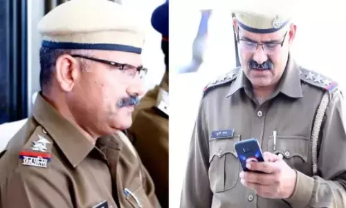 थानेदार ने महिला कान्स्टेबल से कहा... मैं तुम्हें बहुत चाहता हूं, मुझे एक रात का साथ चाहिए... अब हुआ सस्पेंड....