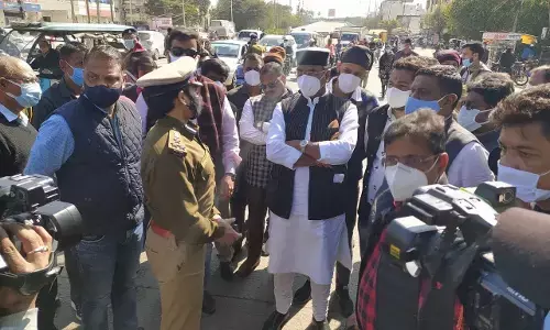 मंत्री की IPS को फटकार...मैं यहां हूं, मेरा दौरा है और आप लोग गाड़ी से नहीं उतर रहे हो...