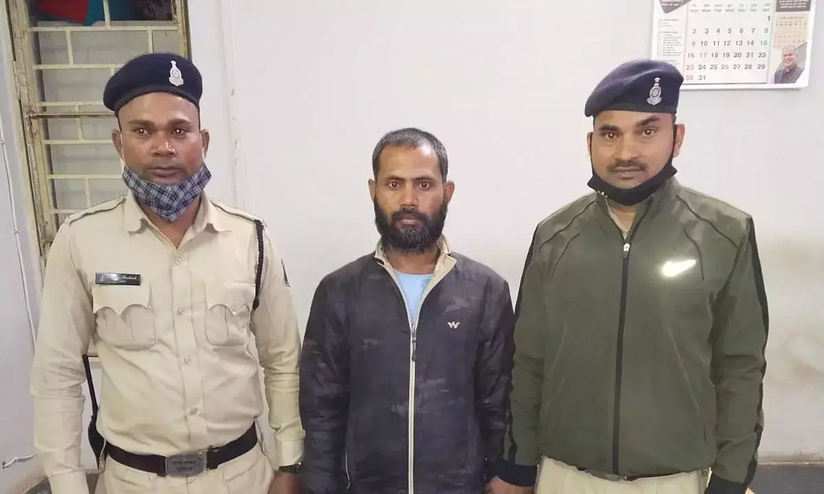 अपर कलेक्टर बताकर 23 लाख 65 हजार का चूना....नौकरी लगाने के नाम पर बेरोजगारों से ठगी, पुलिस ने आरोपी को किया गिरफ्तार...