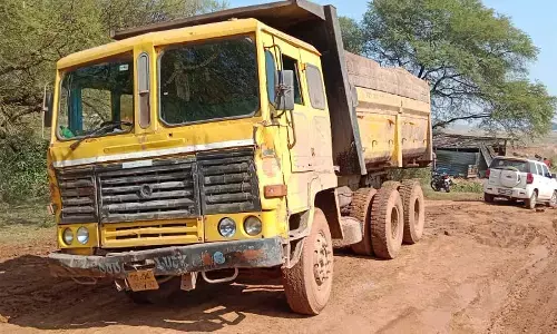 CM के सख्ती के बाद हरकत में आया जिला प्रशासन... अवैध रेत खनन एवं परिवहन के खिलाफ की गई बड़ी कार्रवाई, 7 वाहन जब्त...