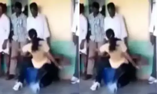 लड़की ने किया कुर्सी तोड़ डांस, वीडियो देखकर नहीं रुकेगी हंसी... देखें VIDEO