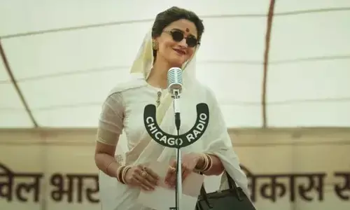 VIDEO: गंगूबाई काठियावाड़ी का धमाकेदार ट्रेलर रिलीज...आलिया भट्ट धांसू डायलॉग और दबंग किरदार में आई नजर