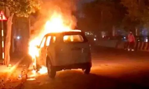 छत्तीसगढ़ में फिर कार सवार युवक जिंदा जला, हादसे के बाद नहीं खुला दरवाजा, जलकर हुई मौत