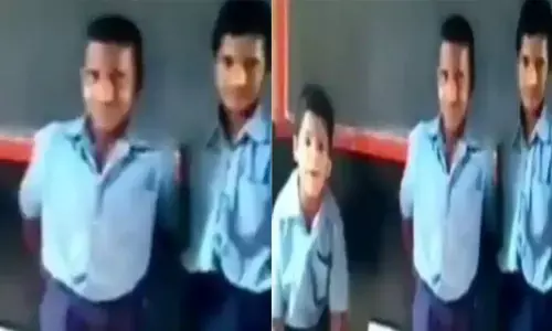 टैलेंटेड हुए स्कूली बच्चों : क्लास में पीछे बैठने वाले बच्चों ने दिखाया इतना जबरदस्त टैलेंट, हंस-हंस के लोटपोट हुए टीचर... देखें VIDEO