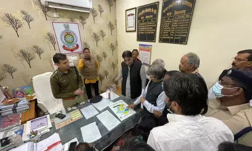 CG : पूर्व मंत्री राजेश मूणत हमले का आरोप लगाते बिफर कर थाने में धरने पर बैठे, बृजमोहन समझाते रह गए..