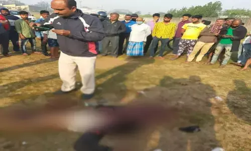 युवक को अर्धनग्न कर उतारा मौत के घाट, पहले शराब पी फिर पत्थरों से बुरी तरह सिर कुचलकर कर दी हत्या... प्राइवेट पार्ट को भी नुकसान पहुंचाया...