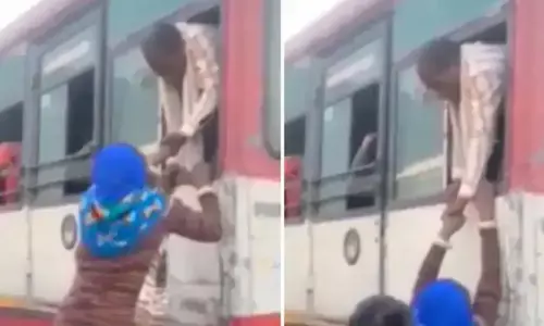 कपल ने बस में अनोखे अंदाज में ली एंट्री... 1 लाख के करीब देखा जा चुका है वीडियो, देखें