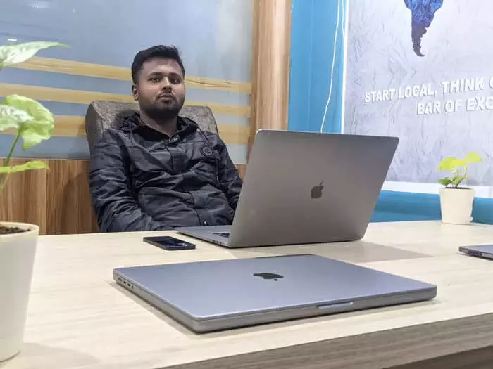 गूगल ने इस युवक को दिया 65 करोड़ रुपये का इनाम, 280 गलतियां खोजकर भेजी थी बग रिपोर्ट...पिता चलाते हैं स्टेशनरी शॉप...