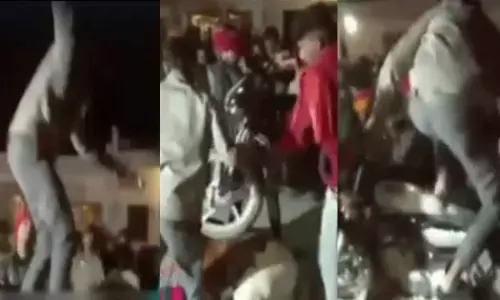 VIDEO: घोड़ी के ऊपर खड़ी कर दी बाइक... फिर युवक ने किया डांस, पशु क्रूरता मामले में तीन गिरफ्तार