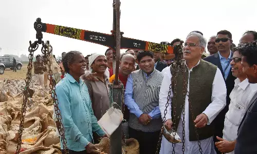 सीएम भूपेश ने समझा किसानों का मर्म, धान का बढ़ा रकबा, किसानों की बढ़ी आय, छत्तीसगढ़ में रिकॉर्ड धान खरीदी से बना नया कीर्तिमान