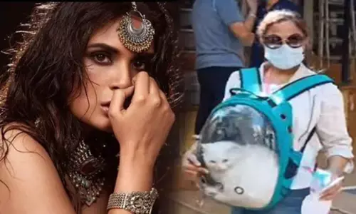 विडियो: ऋचा चड्ढा सड़क पर बिल्ली के साथ घूमती दिखीं, एक्ट्रेस से ज्यादा बैग की चर्चा... जानिए इतनी है कीमत