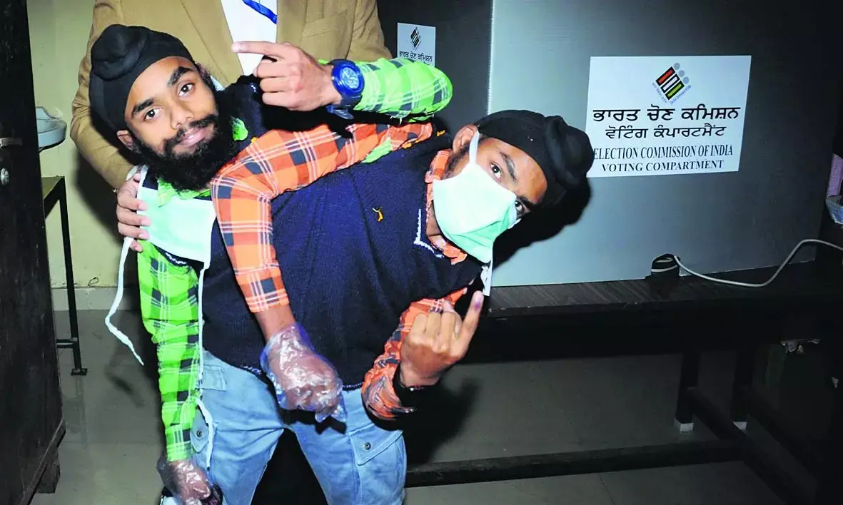 एक जिस्म, दो जान, दो वोट...मतदान की गोपनीयता बनाये रखने को चुनाव आयोग को करनी पड़ी ये व्यव्यस्था