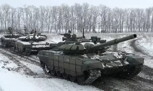 रूसी हमले में सात की मौत: नौ घायल; 9 जख्मी.. मिसाइल अटैक के बाद शहर में घुसे टैंक, दो गांवों पर रूस का कब्जा