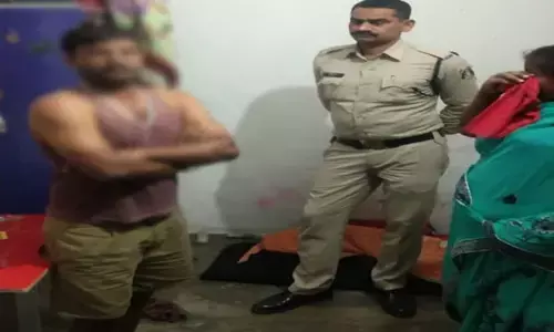 फांसी में लटककर जान देने की थी तैयारी... तभी पहुंच गई पुलिस...