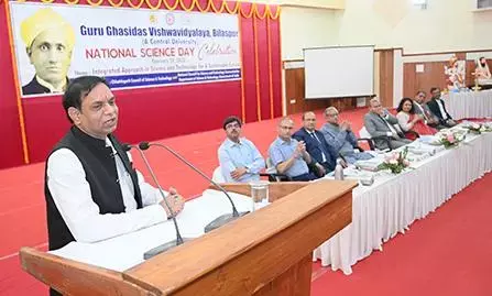 विज्ञान के बिना जीवन संभव नहीं, पूरा ब्रम्हांड विज्ञान के सिद्धांत पर चलता है-प्रो. चक्रवाल