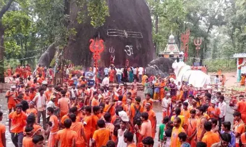 छत्तीसगढ़ में एक ऐसा अद्भूत विशाल शिवलिंग, जिसका आकार बढ़ता है हर साल...दर्शन करने दूर दूर से पहुंचते हैं भक्त