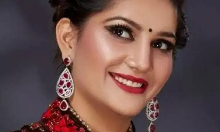 सपना चौधरी की तबीयत बिगड़ी,  इमरजेंसी वार्ड में कराया एडमिट, जानिए अब कैसे हैं हाल...