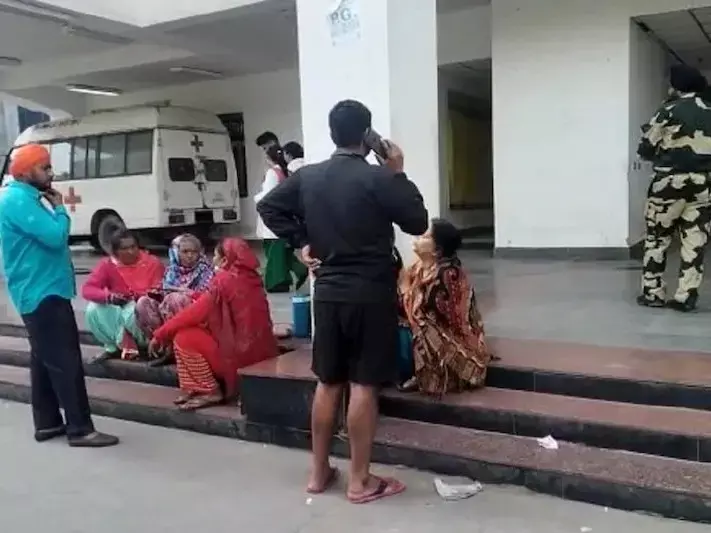 5 जवानों की मौत: कैंप के अंदर ताबड़तोड़ फायरिंग, 4 की मौत, 10 घायल...
